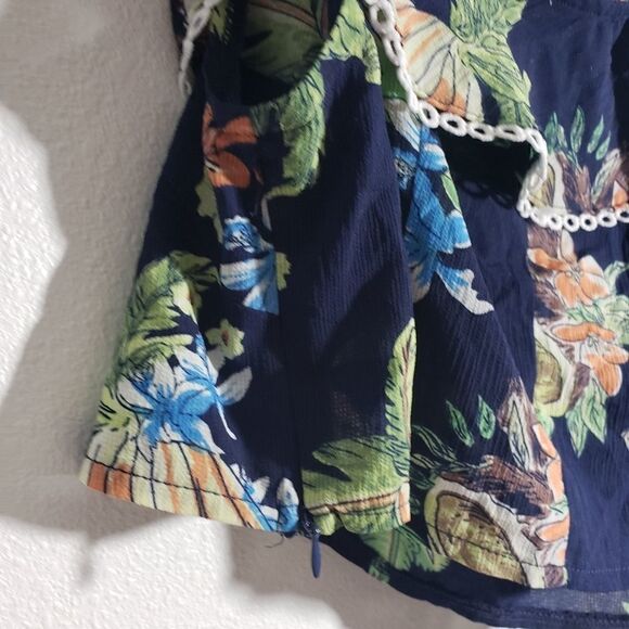 Tropical ruffle crop top - Picture 3 of 5